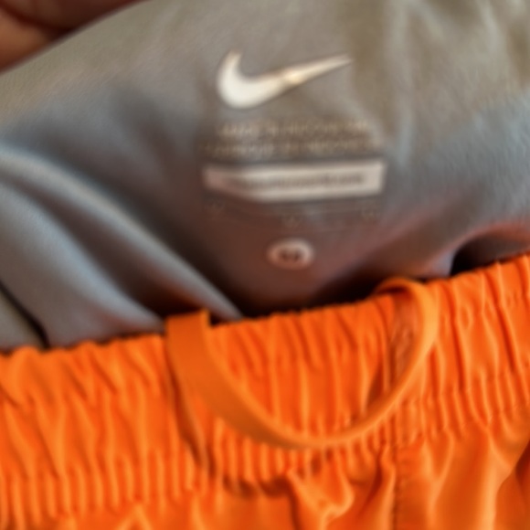 Nike - Picture 3 of 3